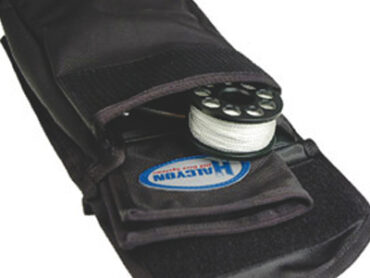 Halcyon: Bellow pocket, Velcro closure, internal divider, utility loops